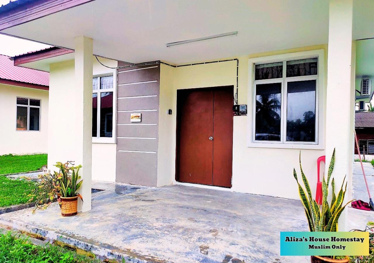Aliza'S House Homestay Pd Mini Bungalow Port Dickson Exterior photo