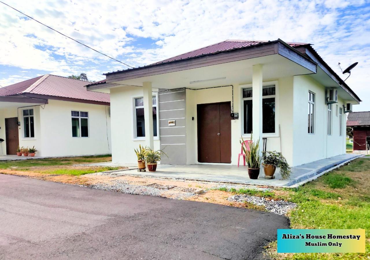 Aliza'S House Homestay Pd Mini Bungalow Port Dickson Exterior photo