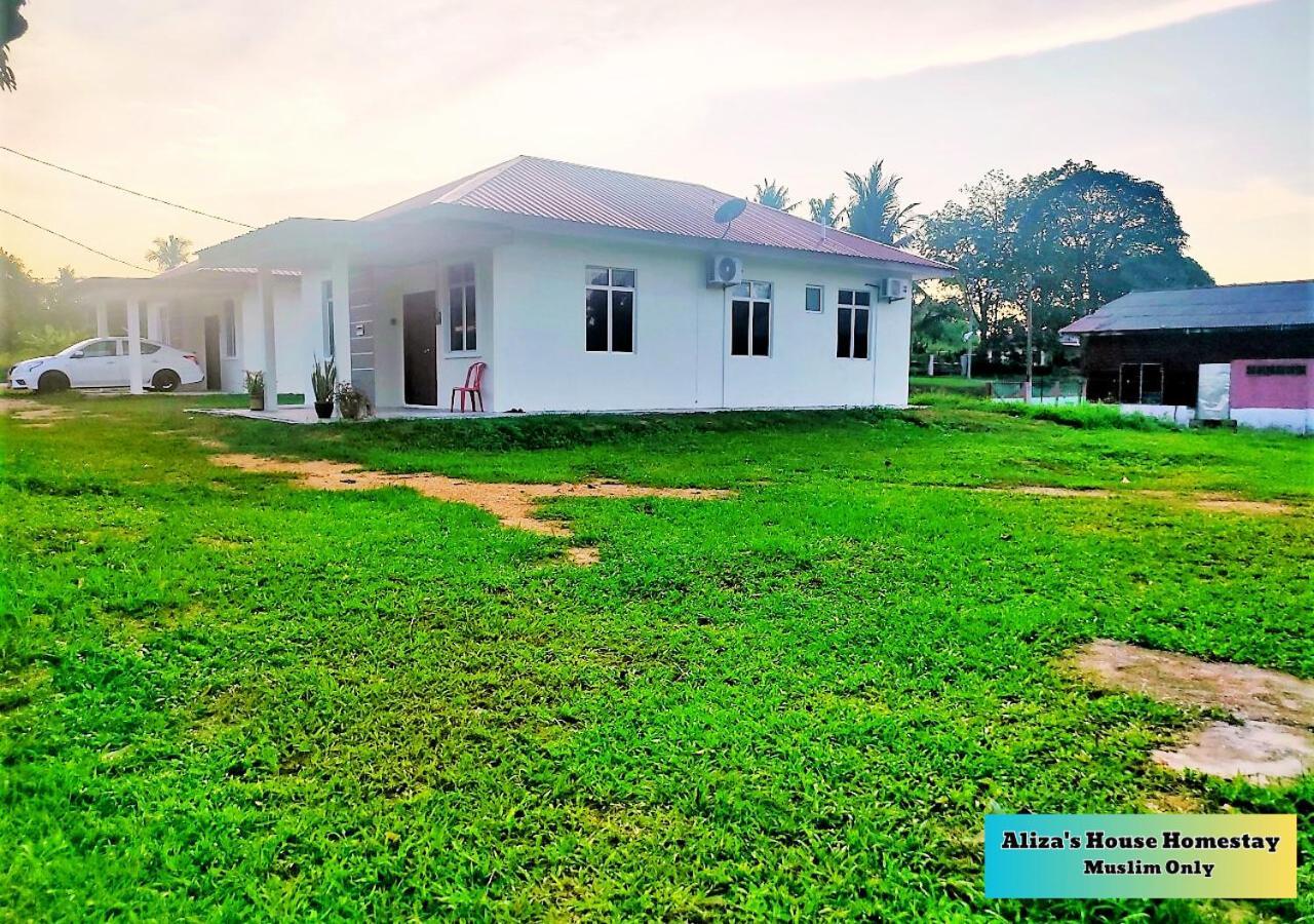 Aliza'S House Homestay Pd Mini Bungalow Port Dickson Exterior photo